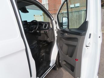 Ford Transit Custom 300 LIMITED 2.0 ECOBLUE 130 AUTOMATIC AIR CON CRUISE F+R SENSORS