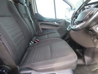 Ford Transit Custom 300 LIMITED 2.0 ECOBLUE 130 AUTOMATIC AIR CON CRUISE F+R SENSORS