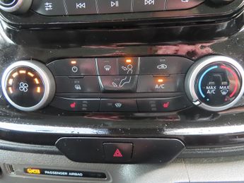 Ford Transit Custom 300 LIMITED 2.0 ECOBLUE 130 AUTOMATIC AIR CON CRUISE F+R SENSORS
