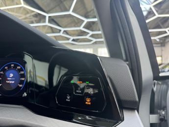 Volkswagen Golf 1.5 eTSI MHEV Life Hatchback Petrol Hybrid DSG Euro 6 (s/s) (150