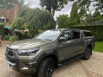 Toyota Hi Lux INVINCIBLE X 4WD D-4D DCB