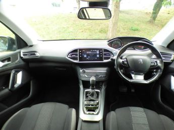 Peugeot 308 E-THP S/S SPORTIUM 5-Door