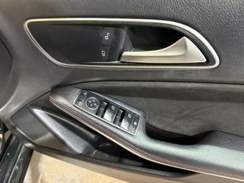 Mercedes-Benz A Class 2.1 A200d AMG Line Hatchback 5dr Diesel 7G-DCT Euro 6 (s/s) (136