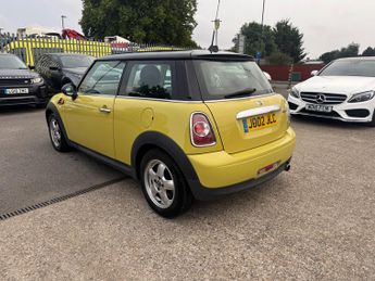 Mini Hatch 1.6 Cooper Hatchback 3dr Petrol Steptronic Euro 5 (122 ps)