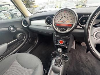 Mini Hatch 1.6 Cooper Hatchback 3dr Petrol Steptronic Euro 5 (122 ps)