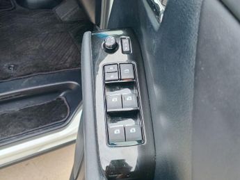 Toyota Vellfire 2.5L PETROL-30 SERIES-ULEZ/CAZ PASS-FREE 18MONTHS GOLD WARRANTY 