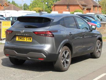 Nissan Qashqai 1.3 DIG-T MHEV N-Connecta SUV 5dr Petrol Hybrid XTRON Euro 6 (s/