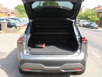 Nissan Qashqai 1.3 DIG-T MHEV N-Connecta SUV 5dr Petrol Hybrid XTRON Euro 6 (s/