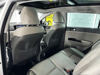 Kia Sportage 2.0 CRDi First Edition SUV 5dr Diesel Auto AWD Euro 6 (182 bhp)