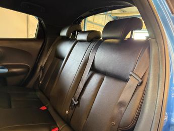 Nissan Juke 1.6 Tekna SUV 5dr Petrol XTRON Euro 6 (117 ps)