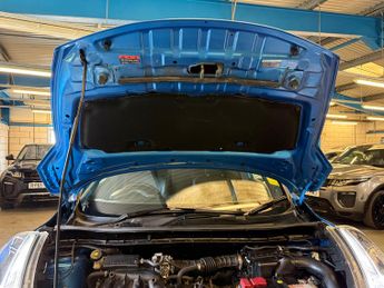 Nissan Juke 1.6 Tekna SUV 5dr Petrol XTRON Euro 6 (117 ps)