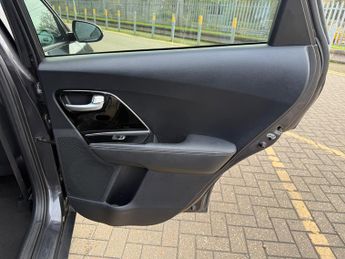 Kia Niro 1.6h GDi 2 SUV 5dr Petrol Hybrid DCT Euro 6 (s/s) (139 bhp)