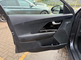 Kia Niro 1.6h GDi 2 SUV 5dr Petrol Hybrid DCT Euro 6 (s/s) (139 bhp)