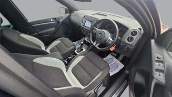 Volkswagen Tiguan R LINE TDI BLUEMOTION TECH 4MOTION DSG 5-Door