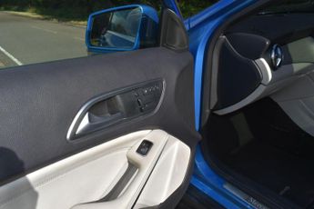 Mercedes-Benz GLA 2.1 GLA220 CDI Sport 7G-DCT 4MATIC Euro 6 (s/s) 5dr