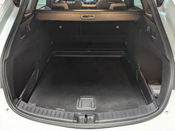 Toyota Corolla 1.8 VVT-i Hybrid Design 5dr CVT;24 MONTHS WARRANTY