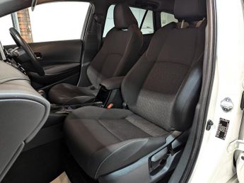 Toyota Corolla 1.8 VVT-i Hybrid Design 5dr CVT**Manufacturers Warranty 10/2025*