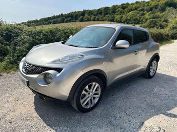 Nissan Juke 1.6 Acenta Premium SUV 5dr Petrol CVT Euro 5 (117 ps)
