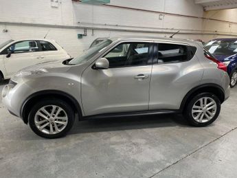 Nissan Juke 1.6 Acenta Premium SUV 5dr Petrol CVT Euro 5 (117 ps)