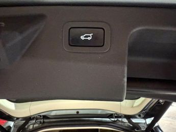 Land Rover Discovery Sport 2.0 TD4 HSE SUV 5dr Diesel Auto 4WD Euro 6 (s/s) (180 ps)