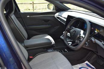 Renault Megane E-Tech comfort range 60kWh techno Auto 5dr (22kW Charger)