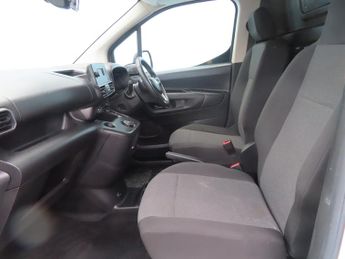 Vauxhall Combo  2300 EDITION 1.5 HDI 130 AUTOMATIC AIR CON PARKING SENSORS L2 L