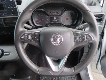 Vauxhall Combo  2300 EDITION 1.5 HDI 130 AUTOMATIC AIR CON PARKING SENSORS L2 L