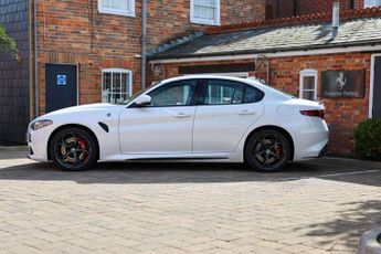 Alfa Romeo Giulia 2.9 V6 Bi-Turbo Quadrifoglio Saloon 4dr Petrol Auto Euro 6 (s/s)