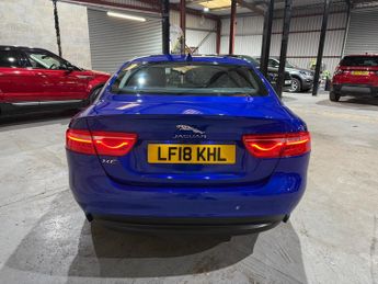 Jaguar XE 2.0d Prestige Saloon 4dr Diesel Auto Euro 6 (s/s) (163 ps)