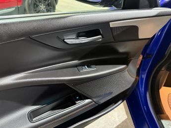 Jaguar XE 2.0d Prestige Saloon 4dr Diesel Auto Euro 6 (s/s) (163 ps)