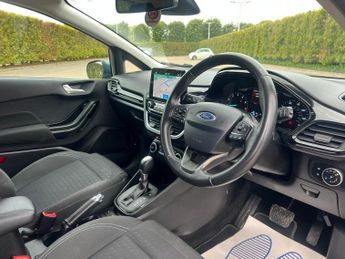 Ford Fiesta TITANIUM 5-Door