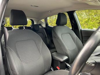 Ford Fiesta TITANIUM 5-Door
