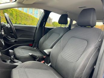 Ford Fiesta TITANIUM 5-Door