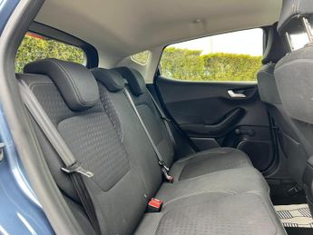 Ford Fiesta TITANIUM 5-Door