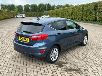Ford Fiesta TITANIUM 5-Door