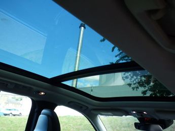 Volvo XC90 T8 TWIN ENGINE MOMENTUM 5-Door