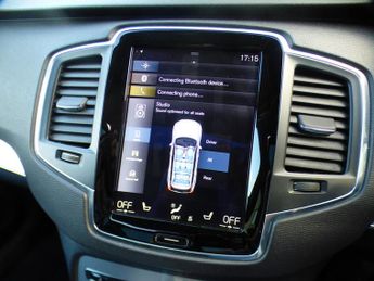 Volvo XC90 T8 TWIN ENGINE MOMENTUM 5-Door