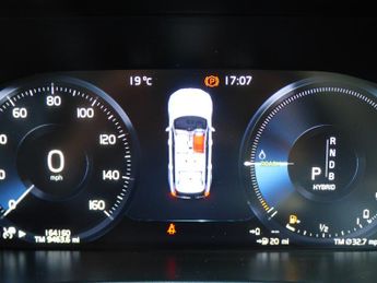 Volvo XC90 T8 TWIN ENGINE MOMENTUM 5-Door
