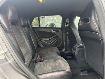 Mercedes-Benz CLA Class 2.1 CLA220d AMG Line Shooting Brake 5dr Diesel 7G-DCT Euro 6 (s/