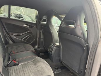 Mercedes-Benz CLA Class 2.1 CLA220d AMG Line Shooting Brake 5dr Diesel 7G-DCT Euro 6 (s/