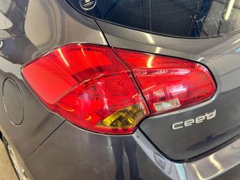 Kia Ceed 1.6 GDi 4 Tech Hatchback 5dr Petrol DCT Euro 5 (133 bhp)