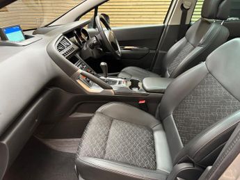 Peugeot 3008 1.6 e-HDi Allure SUV 5dr Diesel EGC Euro 5 (s/s) (115 ps)