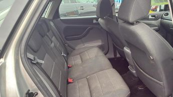 Ford Focus 1.6 Titanium 5dr