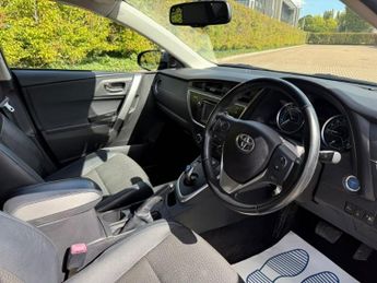 Toyota Auris EXCEL VVT-I  5-Door