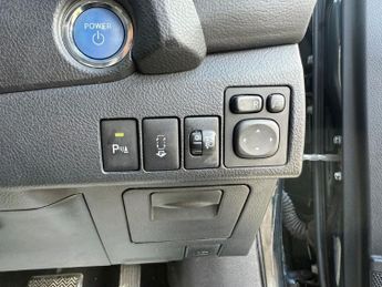 Toyota Auris EXCEL VVT-I  5-Door