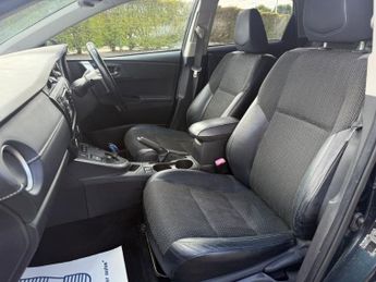 Toyota Auris EXCEL VVT-I  5-Door