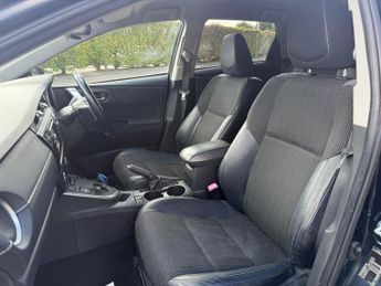 Toyota Auris EXCEL VVT-I  5-Door