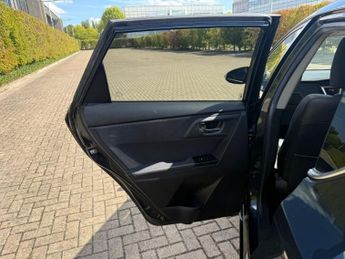 Toyota Auris EXCEL VVT-I  5-Door