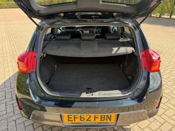 Toyota Auris EXCEL VVT-I  5-Door