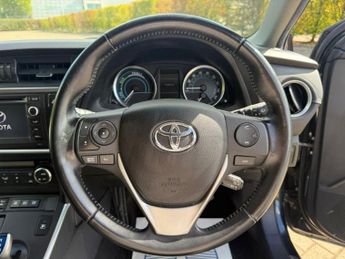 Toyota Auris EXCEL VVT-I  5-Door